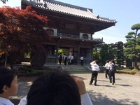 小川寺（しょうせんじ）の山門前.JPG