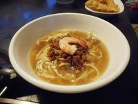 昼食:担々麺