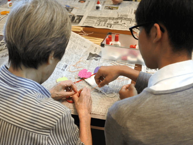 学校（生徒）と地域をつなぐ創作活動